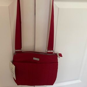 Baggalini cross body bag in red with multi pockets, quilted front NWT